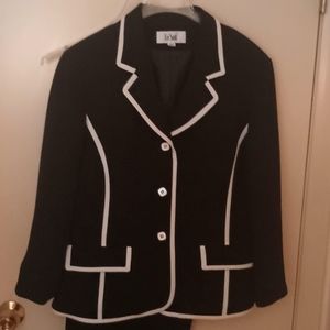 2 peice Le Suit suit size 18